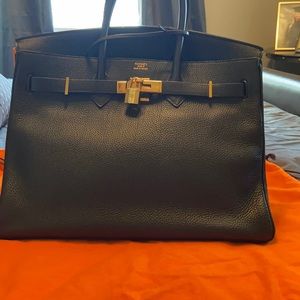 Hermès Birkin 35 Black with gold fixtures
